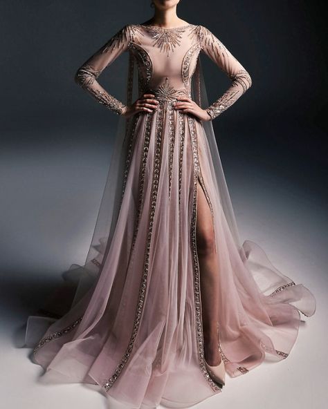 Aishwaryaaraiii 2019 Couture, Haute Couture Gowns, Court Dresses, Fantasy Dresses, Fantasy Gowns, Pink Dresses, Best Wedding Dresses, Couture Gowns, Gorgeous Gowns