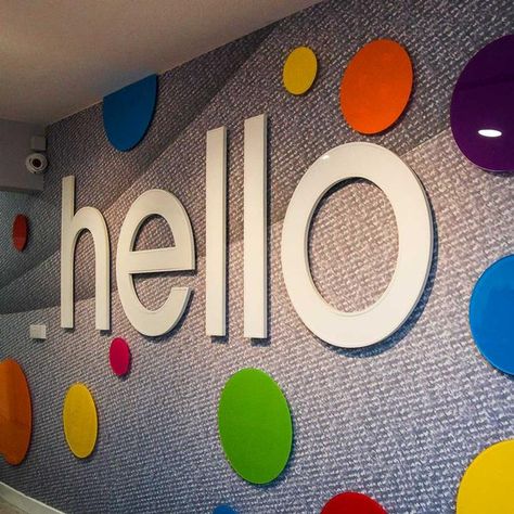 Office Creative Wall Design, Creative Wall Design Office Art Ideas, Office Branding Ideas Creative, Creative Office Wall Ideas, Brand Wall Design, Branding Wall Design, Office Creative Wall, Wall Branding Design, Office Wall Graphics Creative