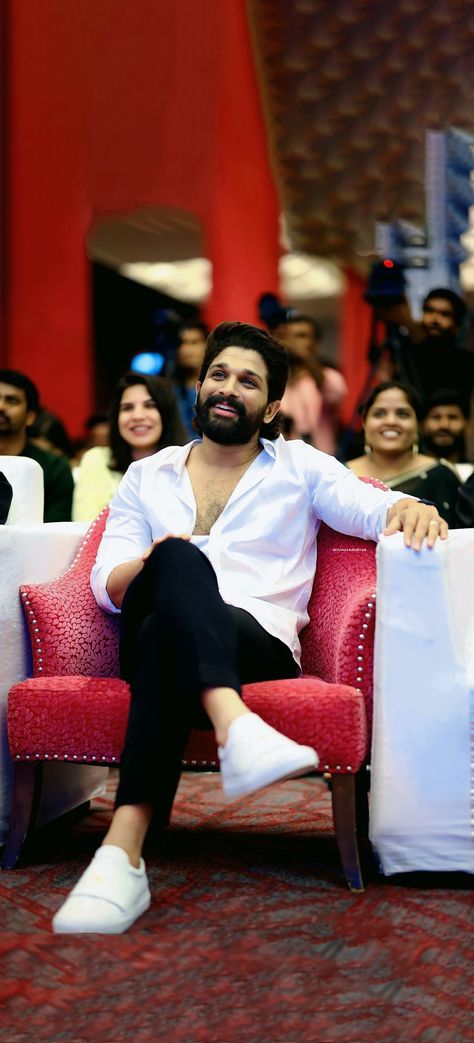 Allu Arjun Stylish Photos, Allu Arjun Photos Full Hd, Allu Arjun Signature Logo, Allu Arjun Hd Wallpaper New Look, Allu Arjun Hd Wallpaper, Dhoni Back Pose, Kgf 3, Allu Arjun Photos, Allu Arjun Hairstyle New