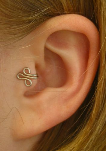 J Tragus Cuff, Bijoux Piercing Septum, Wishing Tree, Wire Jewelry Designs, Aesthetic Inspiration, Earrings Diy, Wrap Jewelry, Diy Wire Jewelry, Handmade Wire Jewelry