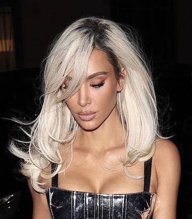 Kim K Blonde Hair Dark Roots, Platinum Hair Black Roots, Blonde With Black Shadow Root, Platinum Blonde Black Roots, Rooted Bleach Blonde Hair, Platinum Blonde With Black Roots, Short Platinum Blonde Hair Dark Roots, White Blonde With Dark Roots, Bleach Blonde With Dark Roots