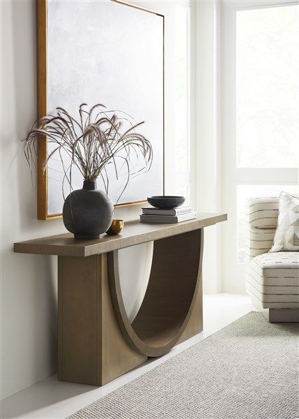 Curved Console Table Entryway, Wooden Console Table Design Modern, Lounge Console Table, Console Table With Tv, Console In Bedroom, Console Table Styling Living Room, Console Table Design Modern, Modern Tv Console Design, Console Design Modern