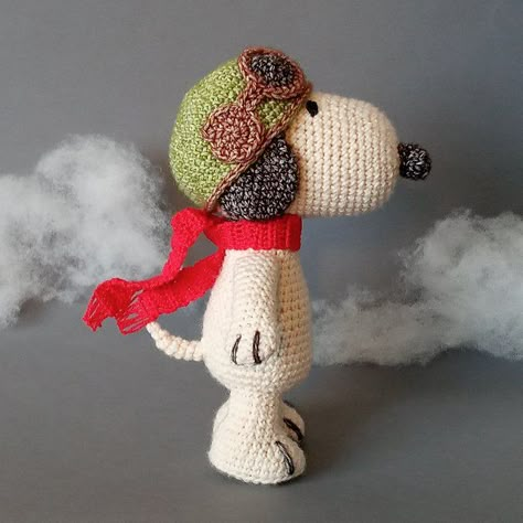 Snoopy Red Baron Crochet, Crochet Snoopy Free Pattern Amigurumi, Snoopy Amigurumi Free Pattern, Free Snoopy Crochet Pattern, Woodstock Crochet Pattern Free, Snoopy Crochet Pattern Free, Charlie Brown Crochet, Crochet Snoopy, Amigurumi Characters