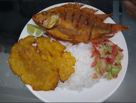 Tilapia Frita, Soul Food, Ecuador, Dessert Recipes, Healthy Eating, Cactus, Yummy Food, Desert Recipes