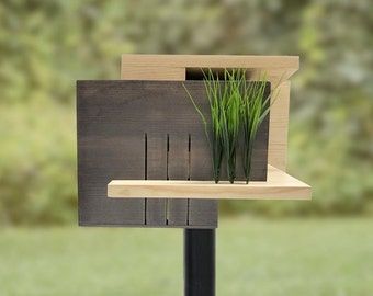 Modern Bird Feeders, Handmade Garden Art, Modern Birdhouses, Butterfly Roof, Bird Houses Ideas Diy, Bird House Plans, Birdhouse Designs, Modern Birds, Modern Style Design