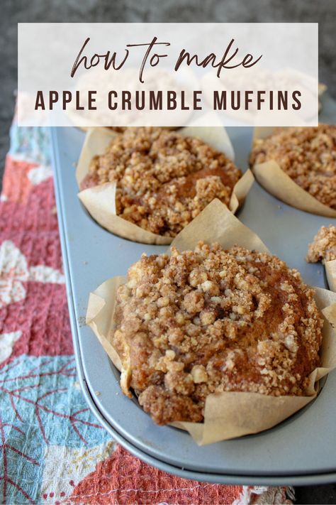 Loaded with chunks of fresh apple, these apple crumble muffins will be just what you need to start your morning. The sweet crumb topping mixed with the tangy apples makes the perfect combination. Apple Crumble Cups, Crumble Topping For Muffins, Apple Muffins With Fresh Apples, What To Make With Apples, Muffin Crumble, Apple Crisp Muffins, Apple Crumb Muffins, Apple Crumble Muffins, Buttermilk Muffins