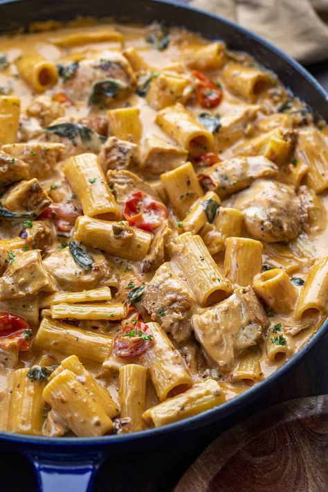 Chicken Pasta Sauce, Meat Casseroles, Pasta And Chicken, Alfredo Recipes, Tuscan Pasta, Chicken Pasta Dishes, Resep Pasta, Tuscan Chicken Pasta, Tuscan Recipes