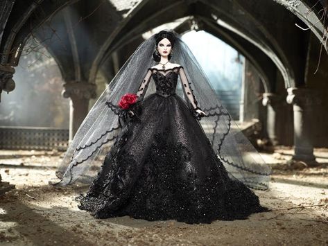 Barbie Haunted Beauty Collection “Vampire Bride” (Gold Label) Mattel Vampire Barbie, Barbie Convention, Vampire Bride, New Barbie Dolls, Barbie Halloween, Black Wedding Dress, Bad Barbie, Barbie Collector Dolls, Barbie Bride