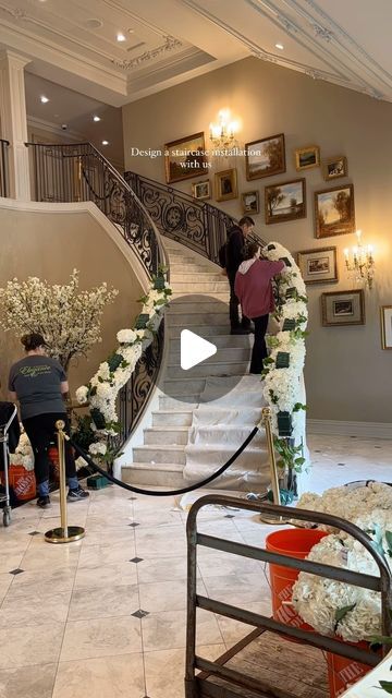 A Touch Of Elegance on Instagram: "Back at it @parkchateau 🕊️ Statement staircase design for the most beautiful wedding portraits   #wedding #weddinginspiration #weddingdecor #weddingflowers #couple #florist #floraldesigner #bride #brideandgroom #wedding2024 #wedding2023 #2025bride" Stairs Decoration For Wedding, Wedding Flowers Staircase, Statement Staircase, Stairs Floral Decor Wedding, Stair Flowers Wedding Staircases, Bride And Groom Staircase, Grand Stairs, Wedding Staircase Decoration, Floral Staircase