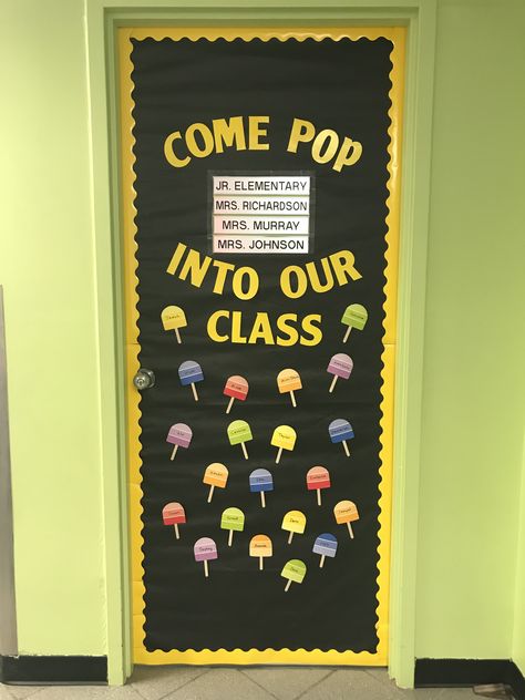 Come pop into our class popsicle classroom door House Door Decor, Spring Classroom Door, Toddlers Crafts, Spring Classroom, Bulletin Board Ideas, House Door, Reading Goals, Classroom Bulletin Boards, Work Family