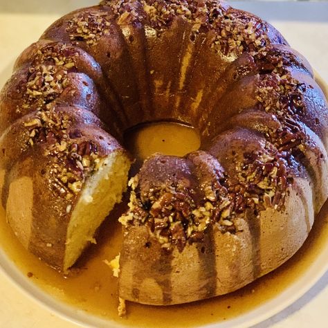 30 Cakes That Are Sure To Sell Big at a Bake Sale Golden Rum Cake Recipe, Irish Cream Bundt Cake, Golden Rum Cake, Rum Cake Recipe, Boozy Desserts, Rum Cake, Cake Mix Recipes, Irish Cream, Bake Sale