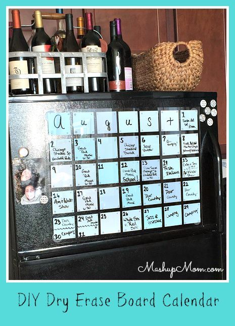 Easy DIY Dry Erase Calendar -- Make your own design at home and help organize your fridge (and your life!). Diy Fridge Calendar, Diy Dry Erase Calendar, Refrigerator Calendar, Diy Dry Erase Board, Fridge Calendar, Dollar Diy, Dry Erase Board Calendar, Dry Erase Calendar, Calendar Organization