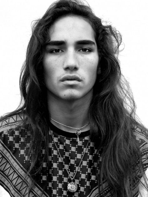 Native American Male Model Willy Cartier, Native American Men, Big Forehead, Black And White Portraits, American Beauty, Long Hair Styles Men, Interesting Faces, 인물 사진, Aaliyah