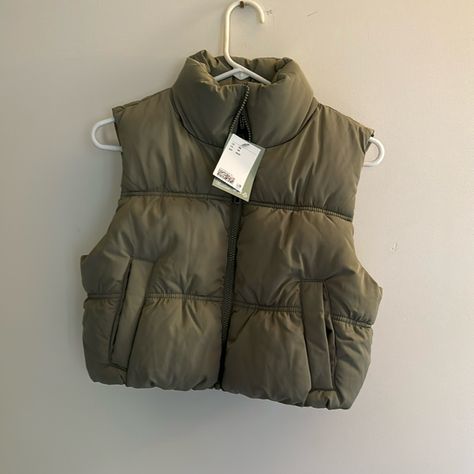 This Beautiful Puffer Vest Is So Ready For Winter! Are You?? Come Get This Cute Army Puffer Vest Today!!! Offers Accepted Cute Puffer Vest, Puffer Vest Outfits, Puffer Vest Outfit, 2024 Wishlist, H&m Jackets, Vest Outfits, Really Cute Outfits, Puffer Vest, Puffer