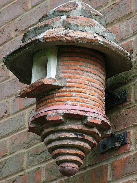 Brick Birdhouse Birdhouse Tree, Decorating Garden, Rustic Birdhouses, Bee Houses, Birdhouses Bird Feeders, Bird Table, Hedgehog House, Garden Birdhouses, Garden Interior