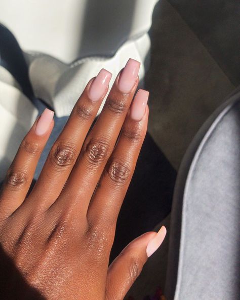 Nona on Instagram: “Q: How’re my pinky fingers long and short at the same time? 😭💅🏾 #fillin #byme ✨” Short Slim Square Nails, Nails For Long Fingers, Slim Square Nails, Slim Fingers, Long Fingers, Short Square Acrylic Nails, Square Acrylic Nails, Wnba, Square Nails