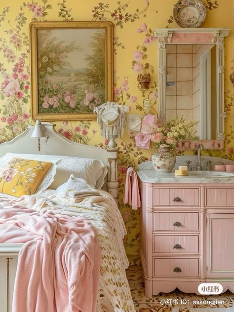 Bedroom Decor Vintage, Estilo Cottage, Casa Country, Creative Bedroom, European Home Decor, Casa Vintage, Shabby Chic Bedroom, Shabby Chic Bedrooms, Vintage Bedroom