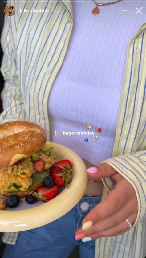 Burger Ig Story, Burger Instagram Story, Food Captions, Looks Yummy, Snickerdoodles, Instagram Creative, Insta Inspo, Ig Stories, Burger King