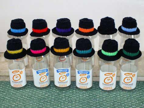 Top Hat Big Knit hat pattern, a very smart topper for a bottle - Jo - Big Knit Cable Hat Pattern Free, Innocent Smoothie, Christmas Knitting Projects, Cabled Hat Pattern, Knit Skirt Pattern, Knit Hat Pattern, Hat Patterns Free, Cable Hat, Big Knits