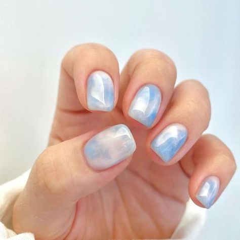 Marble Light Blue Nails Marble Light, Light Blue Nails, Wow Nails, Minimal Nails, Work Nails, Blush Nails, Cute Gel Nails, Cat Kuku, Manicure Y Pedicure