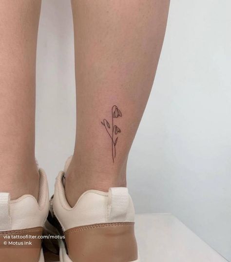 Snowdrop flower tattoo in fine line Bluebell Tattoo, Wildflower Tattoos, Birth Flower Tattoo Ideas, Snowdrop Flower, Daffodil Tattoo, Flower Tattoo Ideas, Poppies Tattoo, Skeleton Hand Tattoo, Petite Tattoos