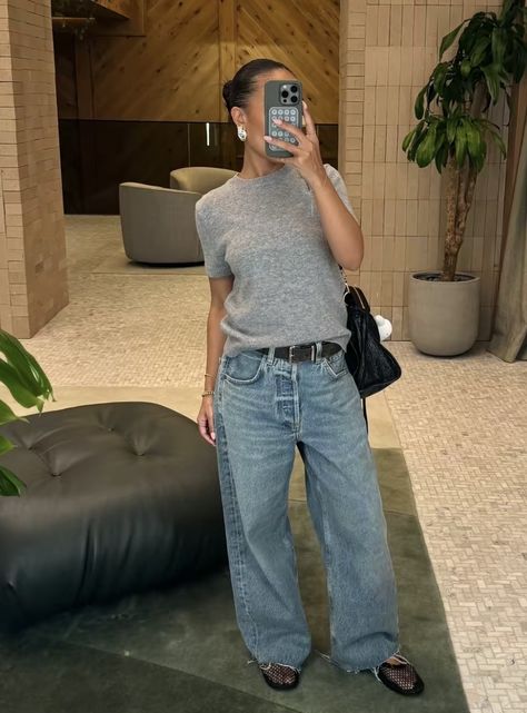 Outfit Jean Bleu, Summer Minimal Outfit, Worst Outfits, Pre Fall Outfits, Best Winter Outfits, City Outfits, Outfit Look, Midi Skirts, Outfit Inspo Fall