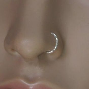 Cute Nose Rings, Nose Ring Designs, Nose Jewels, Nose Piercing Ring, Cute Nose Piercings, Nose Ring Jewelry, Diamond Nose Ring, Nose Piercing Stud, Cool Ear Piercings