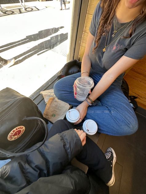 Downtown School Aesthetic, Nyc School Aesthetic, After School Aesthetic, Starbucks With Friends, Chapter Inspiration, Setting Aesthetic, School Mindset, High School Aesthetic, Nyc School