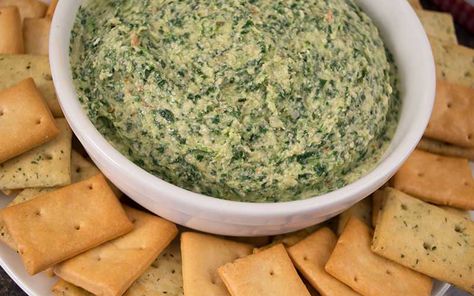 A cheesy, no bake artichoke and spinach dip, made with ricotta, parmesan cheese and pepperoncino for a hint of spice. Artichoke And Spinach Dip, Artichoke Spinach Dip, Artichoke And Spinach, Ricotta Dip, Ricotta Spinach, Baked Artichoke, Whipped Ricotta, Dinner Party Dishes, Foil Packet Meals