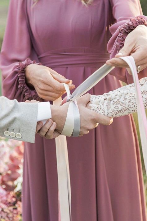 Ribbon Ceremony Wedding, Joining Of Hands Wedding, Handfasting Ceremony Photos, Hand Tie Wedding Ceremony, Handfasting Pictures, Hand Fastening Wedding, Handfasting Photos, Pagan Marriage, Handfasting Ribbons