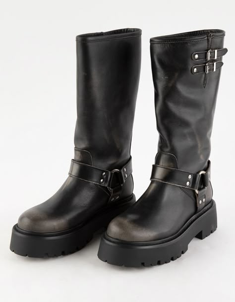 Steve Madden Raige Harness Boots Going Out Shoes College, Steve Madden Moto Boots, Buckle Boots Outfit, Steven Madden Boots, Motorcycle Boots Outfit, Motorcycle Boots Women, Aesthetic Boots, Black Motorcycle Boots, Boots Aesthetic