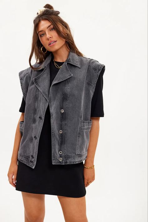 Gilet Outfit Women, Gilet Outfit, Denim Gilet, Grow Up, Denim Waistcoat, Biker Denim, Oversized Jeans, Waistcoat Dress, Black Vest