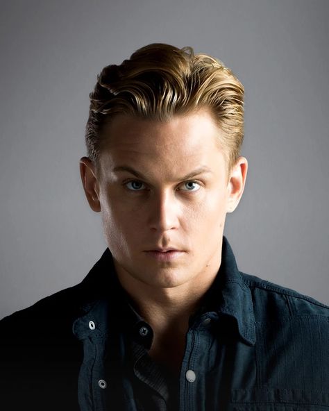 Billy Magnussen as Nick Sullivan Tell Me A Story (CBS All Acess) Billy Magnussen, Tell Me A Story, Breaking Point, Danielle Campbell, Face Characters, Tv Times, Hollywood Actor, The Cw, Men's Grooming