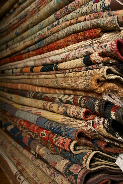 Antique rugs  http://nazmiyalantiquerugs.com/blog/2011/08/buying-old-rugs/ Stacked Rugs, Vintage Style Rugs, Affordable Rugs, Persian Carpets, Beautiful Rugs, Antique Persian Rug, Antique Fabrics, Antique Carpets, Modern Carpet