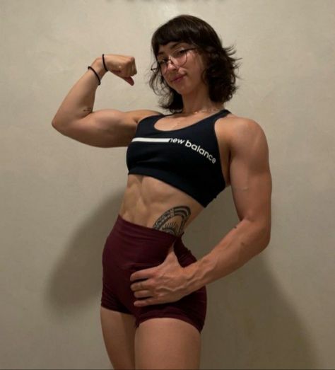 Buff Women, Ripped Girls, Fitness Inspiration Body, Gym Inspiration, Fitness Models Female, Muscle Girls, Human Anatomy, Lean Muscle, Muscle Women