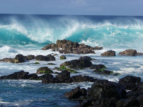 https://flic.kr/p/bk1V5g | North Shore Surf | Waves crashing against the rocks on the shoreline at Ho'okipa Beach Park. Rocks On Beach, Ocean Waves Photography, Waves Photography, Rock Photography, Pastel Sec, Ocean Rocks, Waves Crashing, Ocean Landscape, Sea Photo