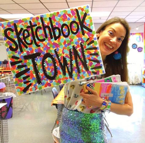 Cassie Stephens: Sketchbooks in the Art Room! Art Classroom Management, Classe D'art, Elementary Art Rooms, Cassie Stephens, Middle School Art Projects, Outfit Photos, Art Classroom Decor, Kids Art Class, Art Curriculum