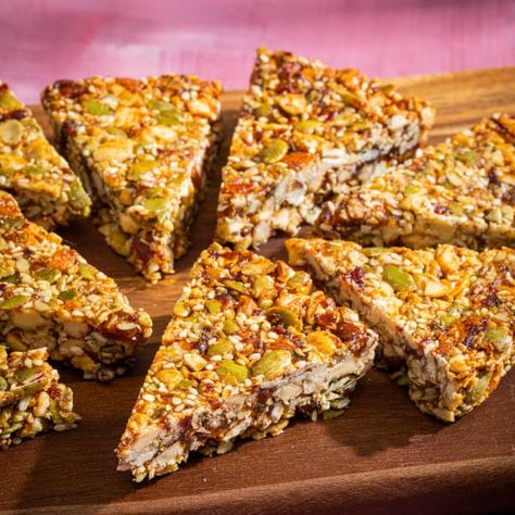 Wfpb Breakfast, Muesli Bar Recipe, Granola Snacks, Almond Snack, Donut Toppings, Cookie Toppings, Muesli Bars, Caramel Tart, Pancake Syrup