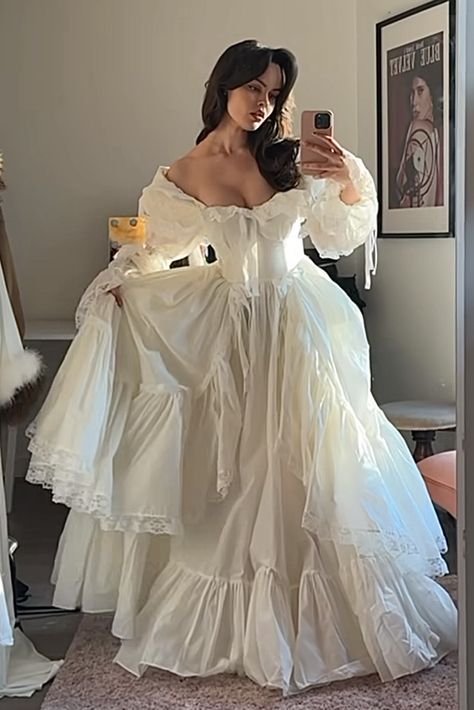 Vampire Inspired Wedding Dress, Simple Lace Wedding Dress Vintage, Hozier Wedding Dress, Vampiric Wedding Dress, Elizabeth Swan Wedding Dress, Laura Ashley Wedding Dress Vintage, White Cottagecore Dress Corset, White Princesscore Dress, Royalcore White Dress