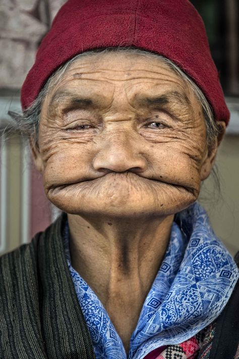 Smile Portrait, Nikon D600, Old Lady Humor, People Faces, Html Website, Elderly Woman, Old Faces, Face Wrinkles, Photographs Of People