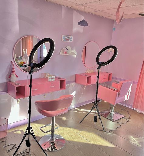 Mini Salon Ideas, Hair Studio Ideas, Salon Room Ideas, Hairstylist Aesthetic, Makeup Studio Ideas, Beauty Shop Decor, Ideas Salon, Makeup Studio Decor, Decor Spa