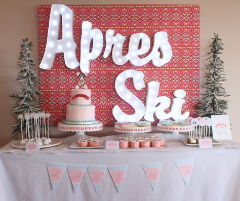 Apres Ski First Birthday, Snow Tubing Birthday Party, Skiing Birthday Party, Snowboard Birthday Party, Ski Birthday Party Ideas, Ski Theme Birthday Party, Ski Party Decorations, Ski Birthday, Ski Birthday Party