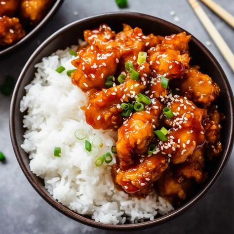 Chicken Rice Aesthetic, Korean Fried Chicken Aesthetic, Korean Chicken And Rice, Fried Rice Aesthetic, Bf Manifestation, Rice Aesthetic, Fried Chicken Rice, Korean Fried Chicken Recipe, Korean Chicken