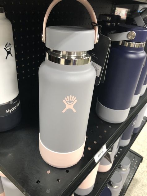 Aesthetic Hydro Flask, Custom Hydro Flask, Hydro Flask Bottle, Trendy Water Bottles, Summer Sport, Cute Water Bottles, Sports Bottle, Pink Girly Things, Hydro Flask