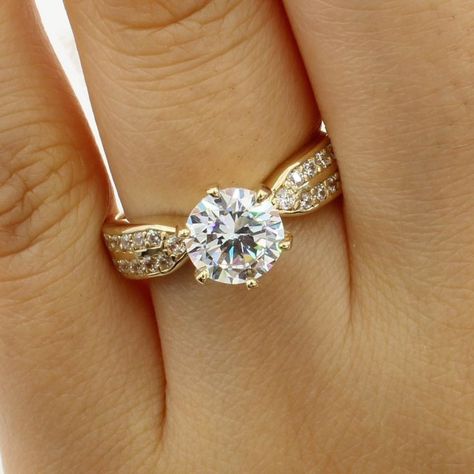 Ring Settings For Round Diamond Gold, Most Expensive Diamond Ring, Gold Engagement Ring Designs, Expensive Diamond Rings, Stone Ring Design, Cathedral Setting, Diamond Rings Design, Gold Ring Designs, Bridesmaid Jewelry Sets