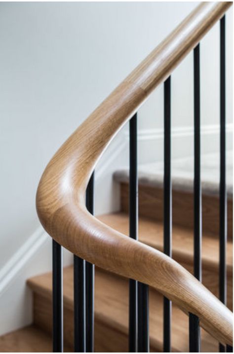 Iron And Wood Stair Railing, Wood And Iron Stair Railing Modern, Wood And Iron Stair Railing, Internal Stairs, درابزين السلم, Wooden Handrail, Vstupná Hala, درج السلم, Oak Handrail