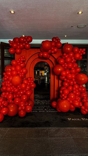 BALLOON & PAPER® on Instagram: "A romantic entrance before Christmas planned by our friends @plushperfectevents inspired by the romantic red piece our friend @chicandsavvyballoons created. . . . #Losangelesevents #ballooninstallation #ballooninstallations #balloongarland #birthdaydinner #balloonartist #ArtisticWonder #ReflectiveArt #ChromeSpheres #disney#ImmersiveInstallation #losangelesballoons #losangelesballoonartist #balloonsculpture #beveryhillsballoons #christmasdecor #balloondecoration #balloongarlands #sphereartist #balloondesign #balloonandpaper #balloonstylist #balloondesigner #balloons #eventplanning #balloonart #luxuryballoonartist #celebrityballoonartist #sphereart #printed #balloons" All Red Balloon Garland, Red Carpet Balloon Decorations, All Red Party Theme, Red Balloon Decorations, All Red Party, Red Birthday Party Decorations, Red Baloons, Red Balloon Arch, Red Party Decor