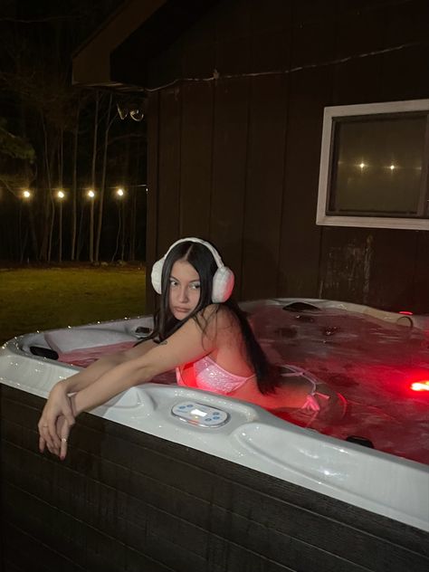 Hot Tub In Snow Aesthetic, Hot Tub Winter Aesthetic, Cute Hot Tub Pictures At Night, Colorado Hot Tub Pics, Hot Tub Couple Pics Aesthetic, Hot Tub Snow Pictures, Snow Hot Tub Pictures, Hot Tub Pics Instagram At Night, Cabin Hot Tub Pictures