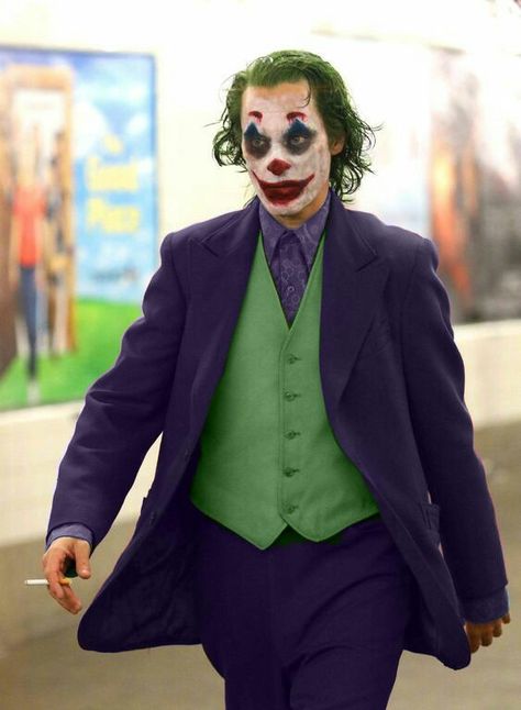 Easy Joker Costume Men, The Joker Costume Men, Joker Outfit Men, Joker Halloween Costumes Men, Joker Outfit Ideas, Joker Purple Suit, Joker Makeup Men, Mens Joker Costume, Joker Costume Men