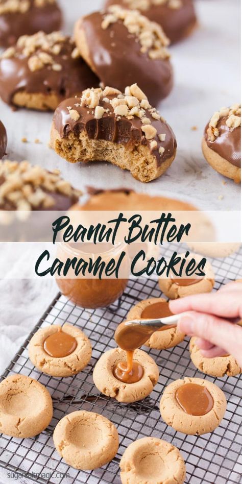 These Chocolate Peanut Butter Caramel Cookies start with a peanut butter thumbprint cookie, filled with chewy caramel, then topped with chocolate. You could almost call them snickers cookies. #peanutbuttercookies #caramelcookies Peanut Butter Thumbprint Cookies, بيتي فور, Snickers Cookies, Thumbprint Cookie, Peanut Butter Caramel, Makanan Italia, Chewy Caramel, Resepi Biskut, Butter Caramel